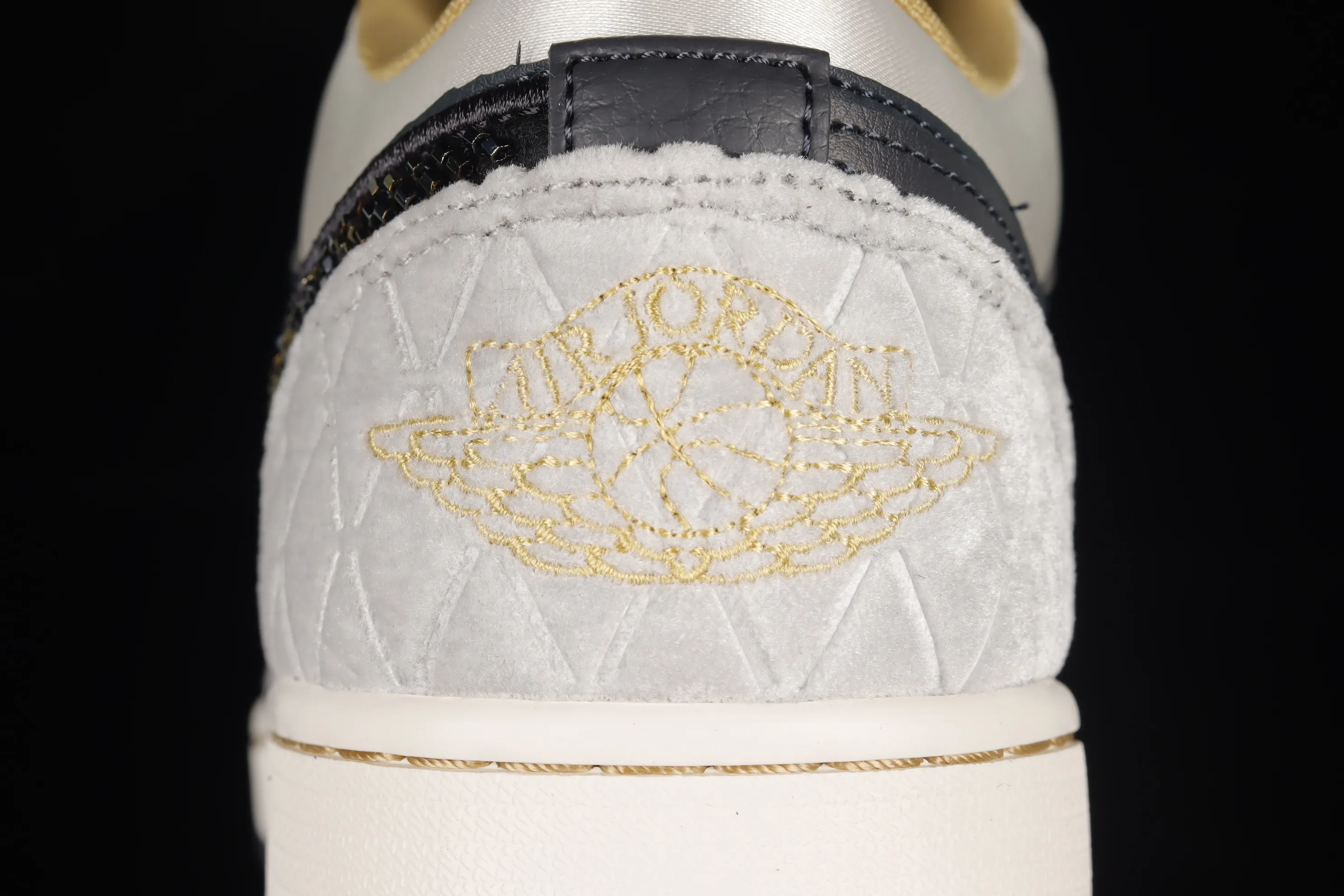 All categories Air Jordan Jordan series basketball shoes Air Jordan 1 Low G version pure original Air Jordan 1 Low AJ1 Joe 1 black and gray satin sports culture basketball shoes DV1762-001